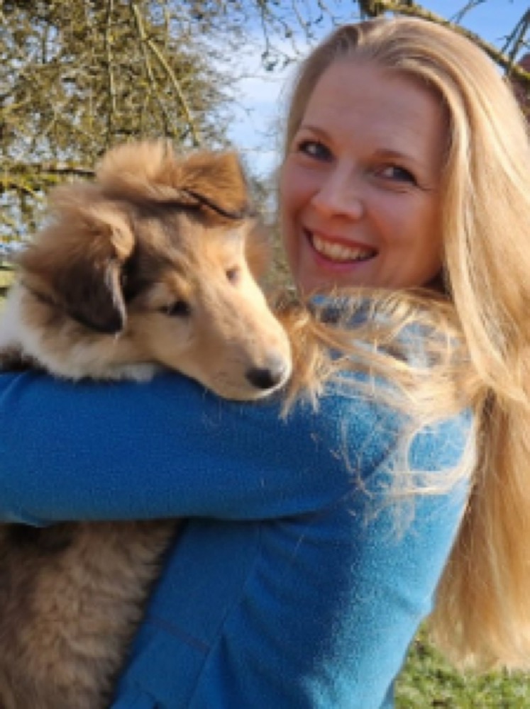 Sandra Decker, Tierarzthelferin